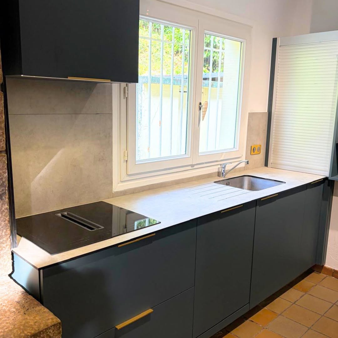 Salle de bain rénovée à Cancale par Laeuffer